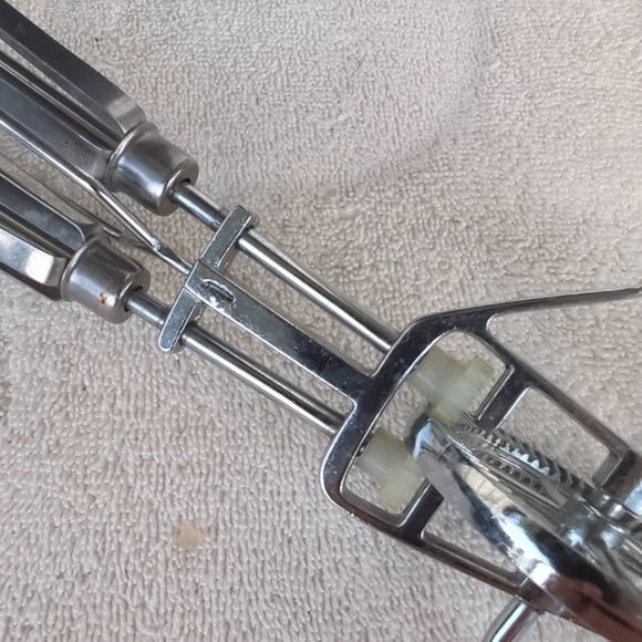 Vintage Stainless Steel Hand Held Mixer Egg Beater 10-Inches Long 1960s - Picture 10 of 11